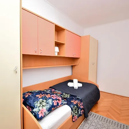 Vjera Apartment *