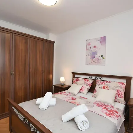 Vjera Apartment