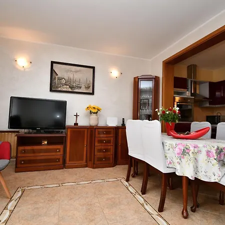 Apartment Vjera *