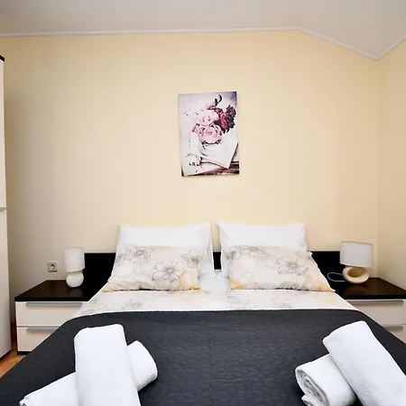 Vjera Apartment *