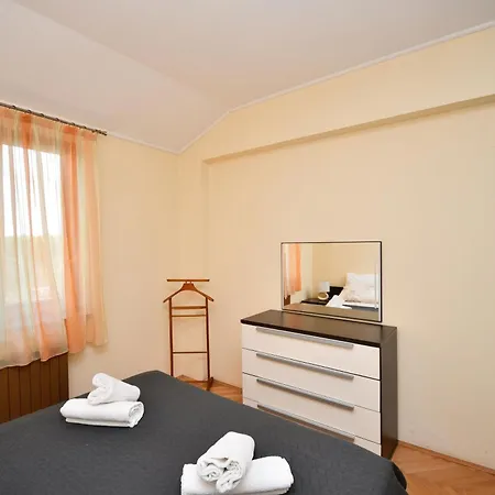 Apartment Vjera *